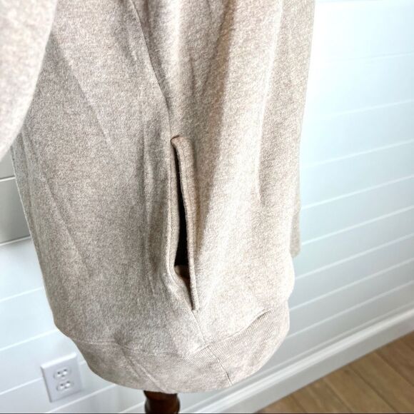 Lou & Grey NWT New Brushed Up Turtleneck Oversized Pocket Top Small - Picture 5 of 10